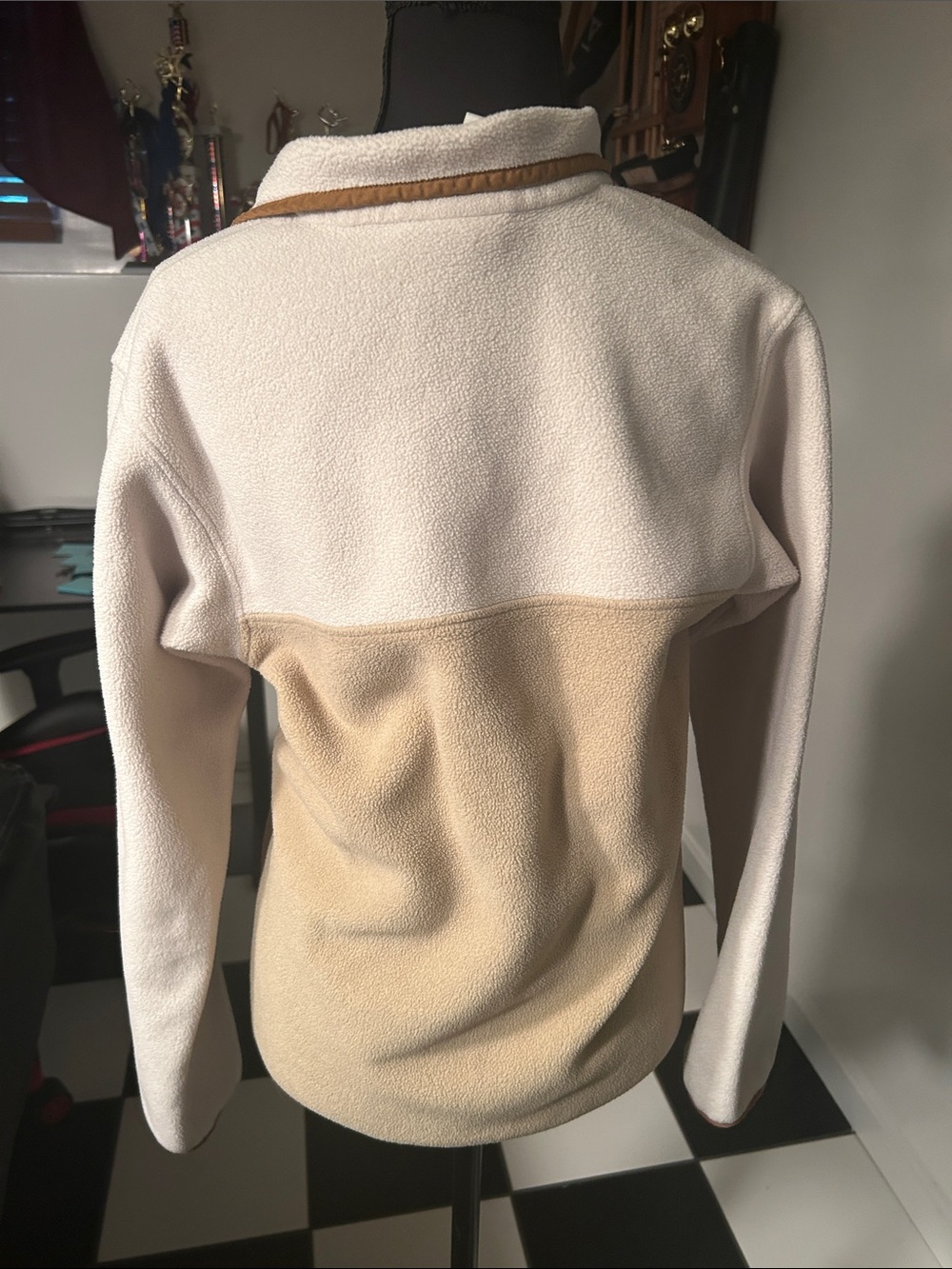 Patagonia Cream and Tan Snap-Placket Fleece Pullover - Picture 6 of 9